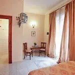 Pensión Maison De Marta 4*