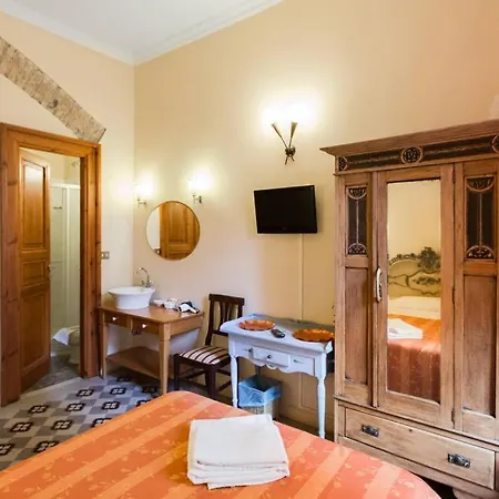 Maison De Marta 4*