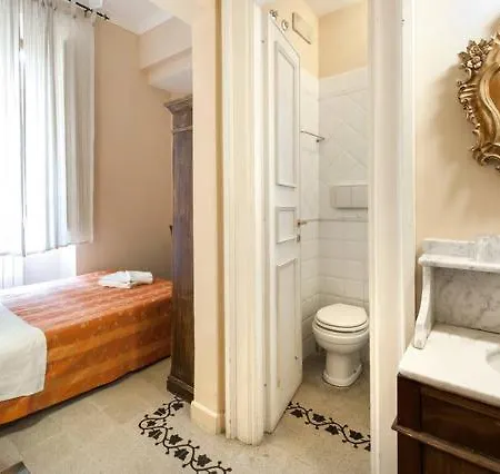 Pensión Maison De Marta 4*